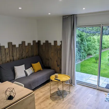 Jolie Petite Maison * Сангине