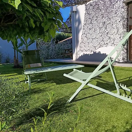 Jolie Petite Maison بيت للعطل